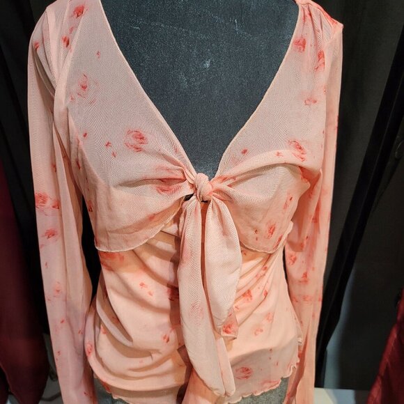 ****PINK FLORAL PRINT KNOT SHIRT - Picture 3 of 6
